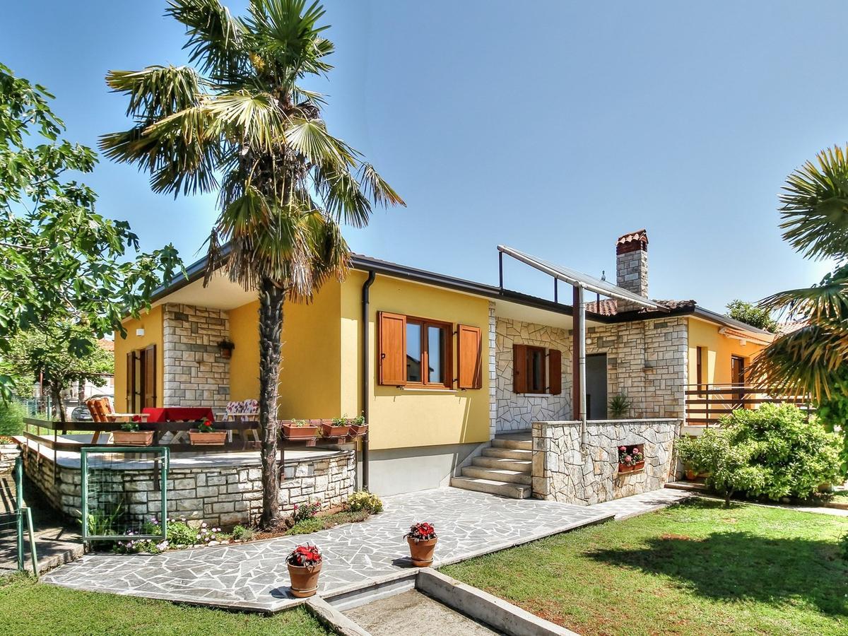 Lovric House With Apartments Umag Kültér fotó