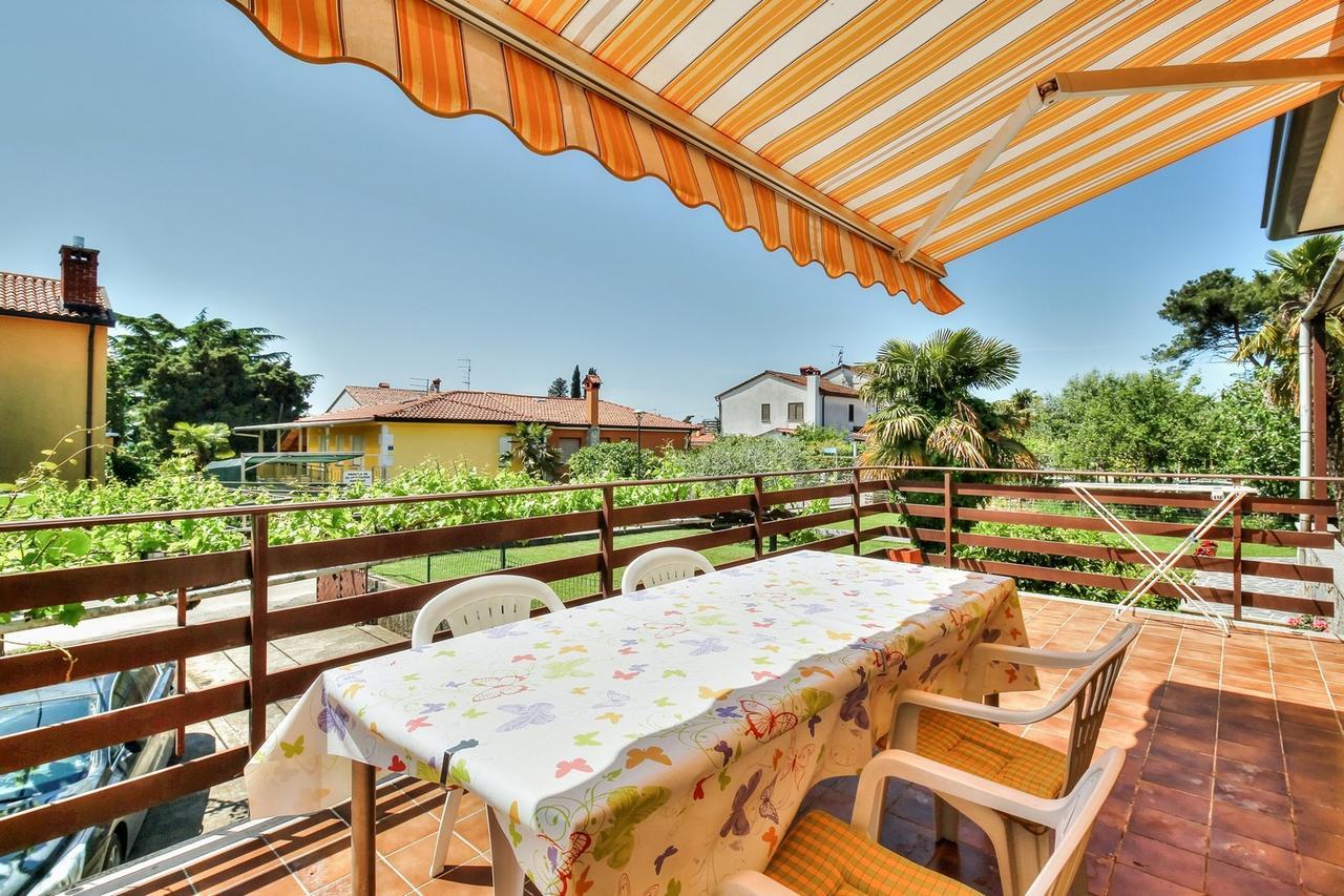 Lovric House With Apartments Umag Kültér fotó