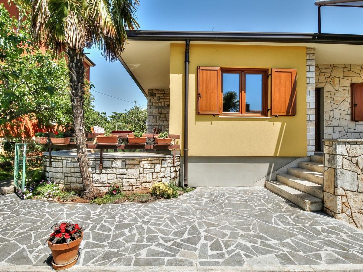 Lovric House With Apartments Umag Kültér fotó